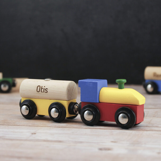 Houten treintje met naam