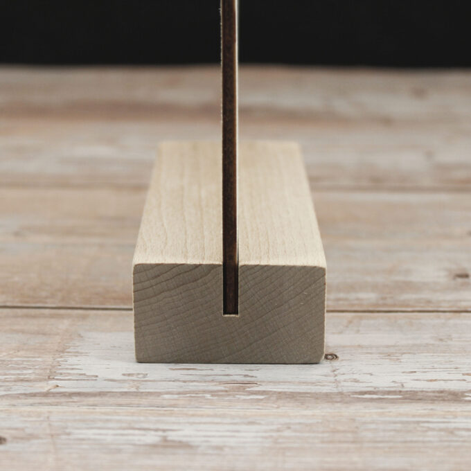 Houten menukaart met staander
