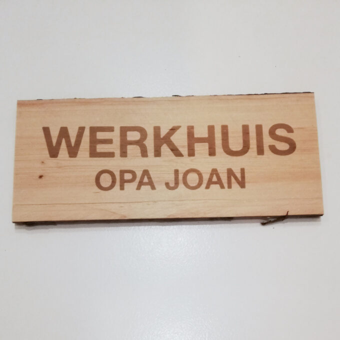 Gegraveerde ruwe plank - Gepersonaliseerd